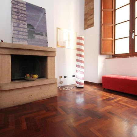 Logge Del Papa Apartment Siena Bagian luar foto