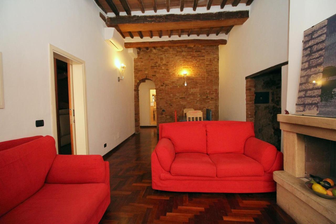 Logge Del Papa Apartment Siena Bagian luar foto