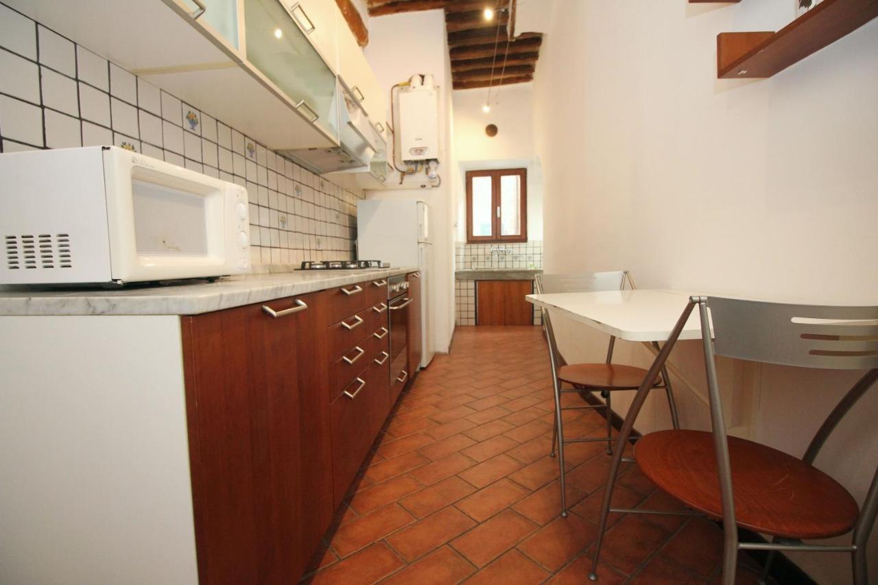 Logge Del Papa Apartment Siena Bagian luar foto