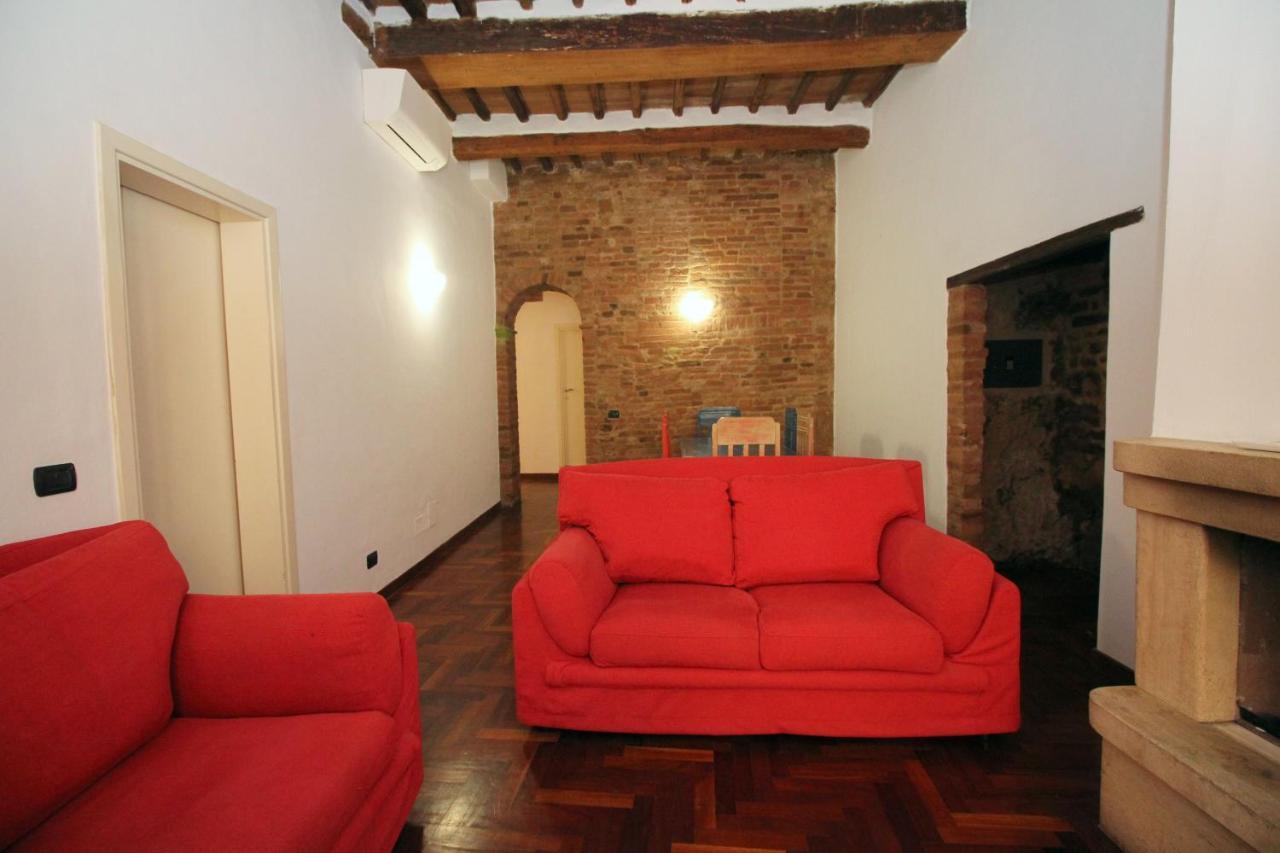Logge Del Papa Apartment Siena Bagian luar foto
